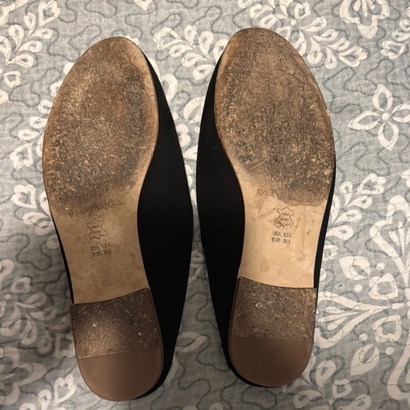 Via Spiga Elegant Black Slip-Ons - Picture 2 of 7